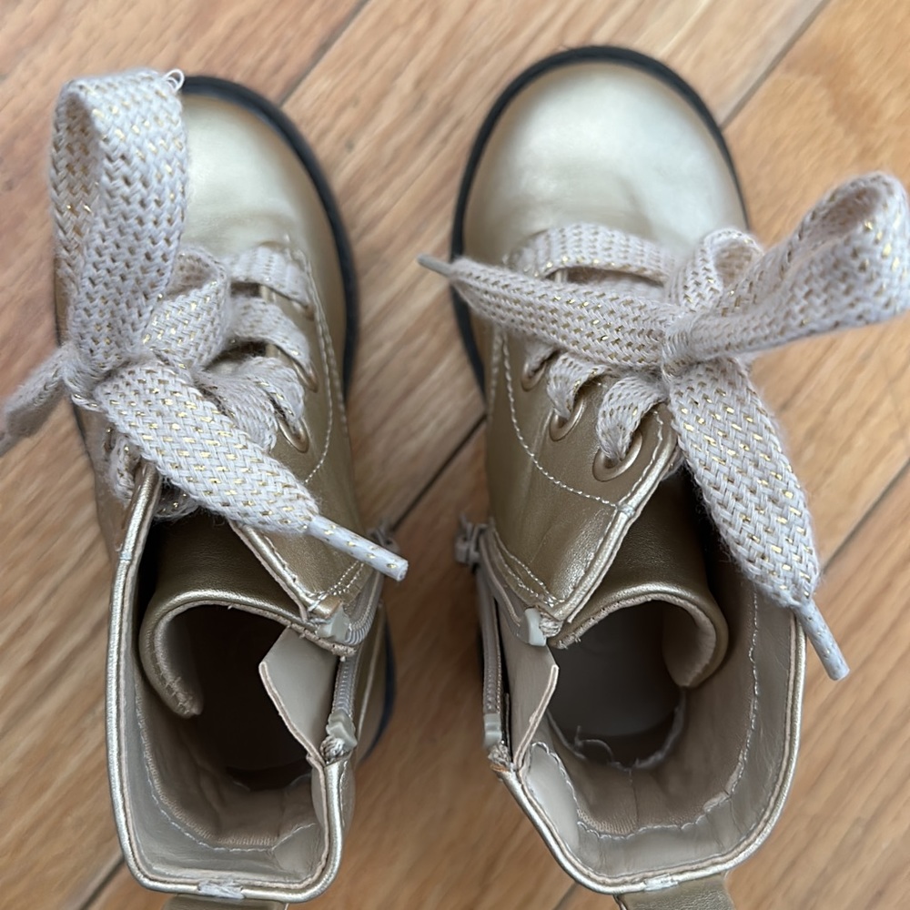 Toddler size 6 target boots GUC